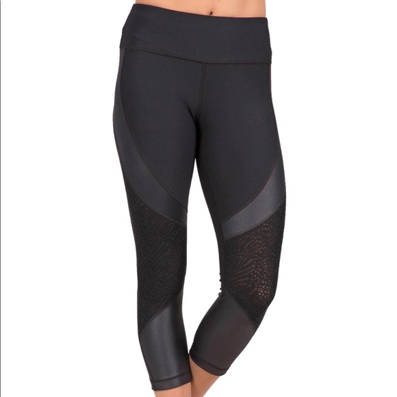 90 Degree By Reflex Pants - NWT Crochet and Cire active legging Capri